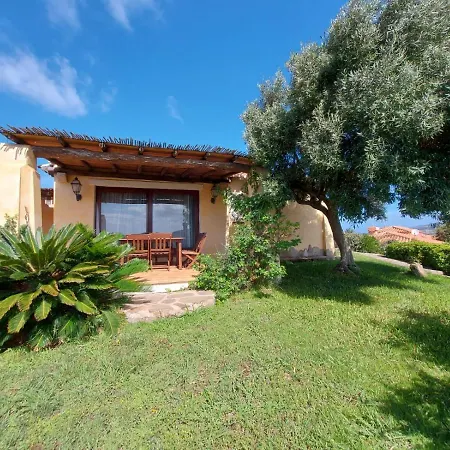 Macchia Blu Стинтино